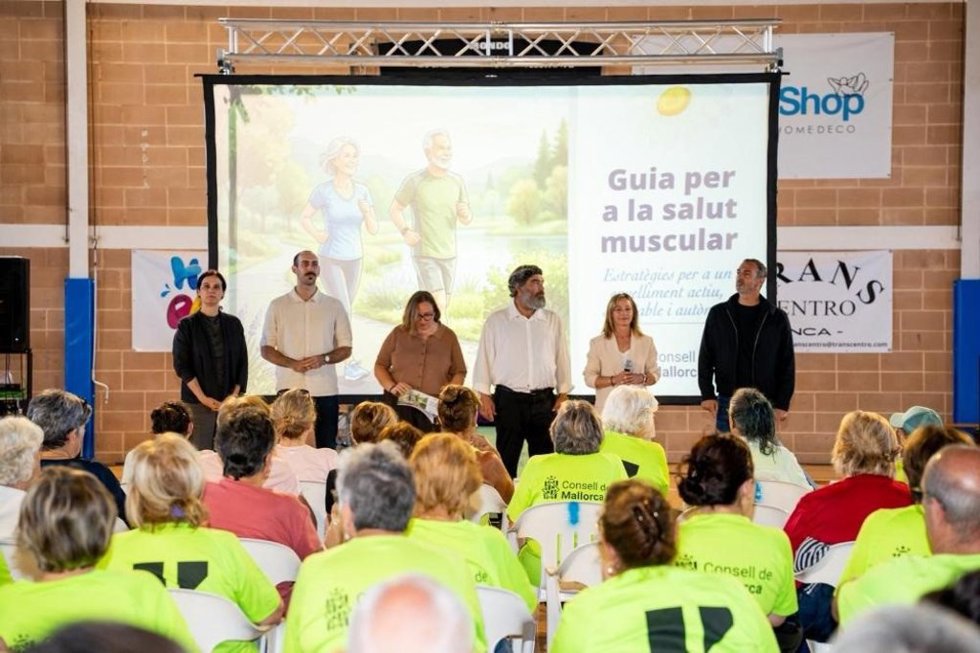 Presentación de la guía del Consell de Mallorca para prevenir patologías musculares y promover el envejecimiento activo.