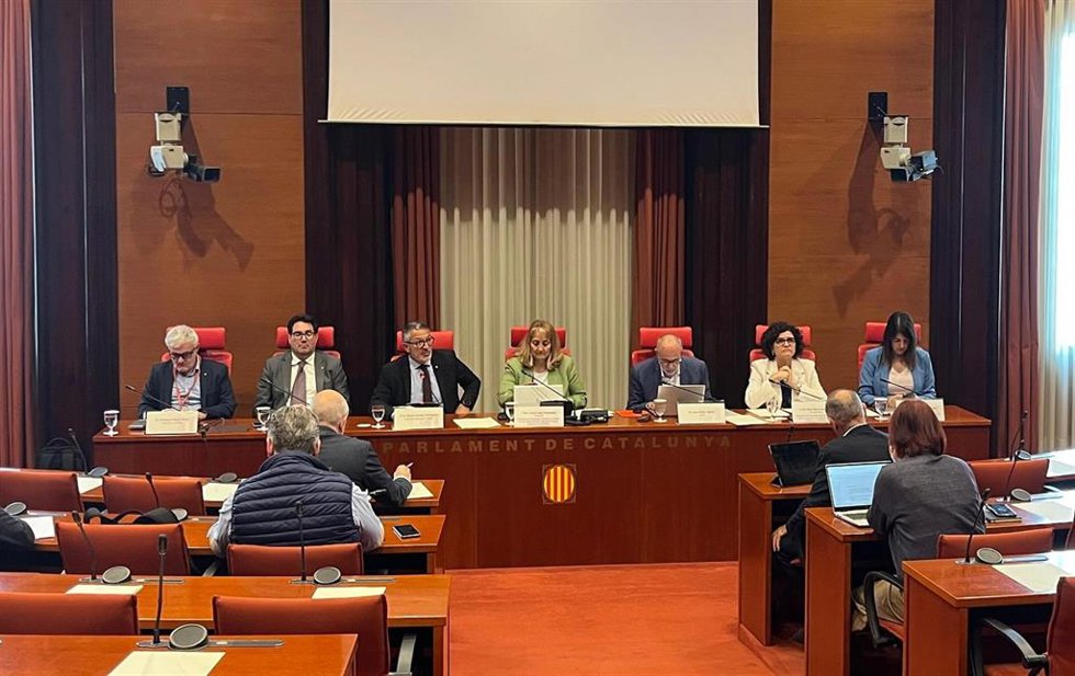 El conseller de Empresa y Trabajo de la Generalitat, Miquel Sàmper, ante la Comisión de Seguimiento del Despliegue de las Actuaciones de la Agenda Rural en Catalunya