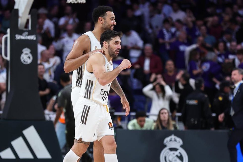 Archivo -  Facundo Campazzo junto a Trey Lyles durante un partido del Real Madrid