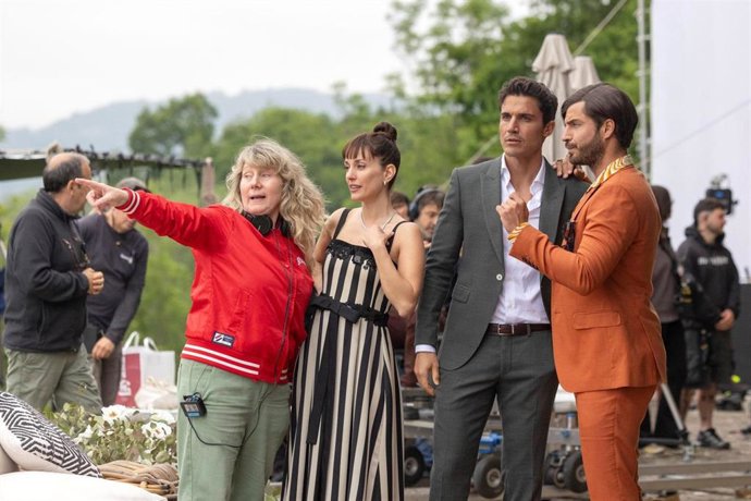 Silvia Alonso, Álex González y Maxi Iglesias ruedan en Gipuzkoa la comedia 'Si te he visto no me acuerdo'