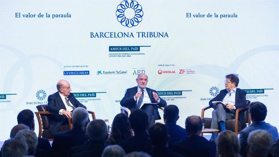 El conseller de Unión Euriopea y Acción Exterior de la Generalitat, Jaume Duch, en una conferencia de Amics del País