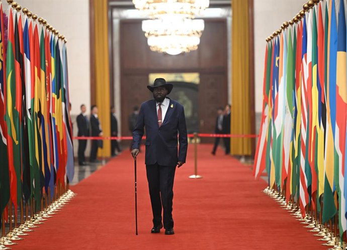 Archivo - BEIJING, Sept. 4, 2024  -- South Sudan's President Salva Kiir arrives at the Great Hall of the People for a welcome banquet in Beijing, capital of China, Sept. 4, 2024. Chinese President Xi Jinping and his wife Peng Liyuan hosted the banquet her