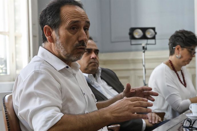 Santiago, 06 de Abril de 2026.  Comite Unido de la Oposicion en el Senado (DC, PC, FA, FRVS e Independientes) realiza dialogo politico-tecnico con economistas del progresismo para intercambiar visiones sobre las iniciativas legislativas en materia