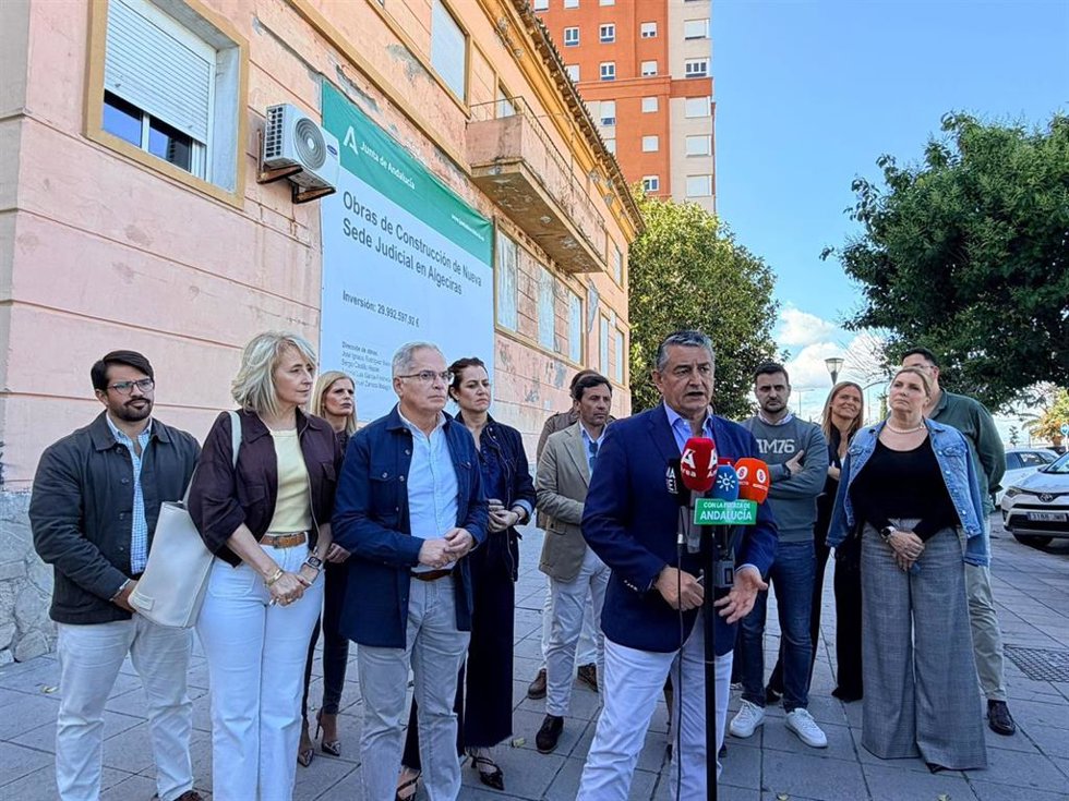 El candidato por el PP de Cádiz a las elecciones autonómicas del 17 de marzo, Antonio Sanz, en Algeciras