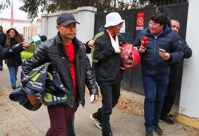 Limache  12 de Mayo 2026  En el Juzgado de Garantía de Limache se realiza la formalizacion de los imputados por agresión al Diputado Javier Olivares.  En la foto,  los imputados se retiran del Juzgado, con cautelares de arraigo nacional y no acercase a
