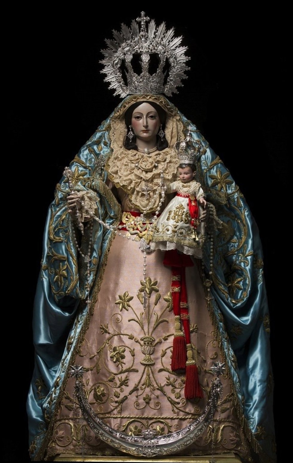 La Virgen del Rosario, patrona de la barriada de El Palo.