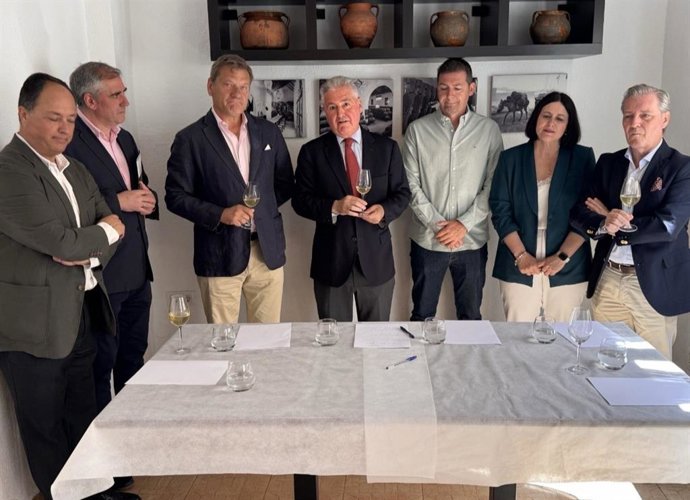 Representantes de las asociaciones de Casetas Populares y Casetas Tradicionales y de las Denominaciones de Origen Protegida (DOP) de la provincia de Córdoba.
