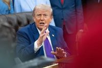Trump dice que mantendrá con Xi una "larga conversación" sobre la guerra en Irán pero descarta necesitar su ayuda