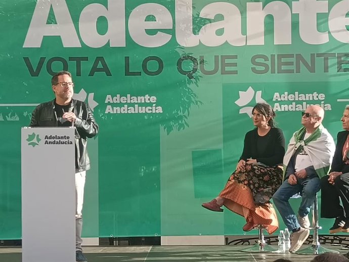 El candidato de Adelante Andalucía a la Presidencia de la Junta de Andalucía, José Ignacio García, durante un acto en Huelva.
