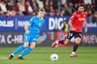 El Atlético se fabrica en El Sadar un triunfo sin brillo