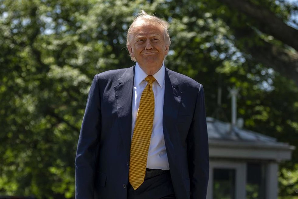El presidente de Estados Unidos, Donald Trump, antes de iniciar su viaje por China