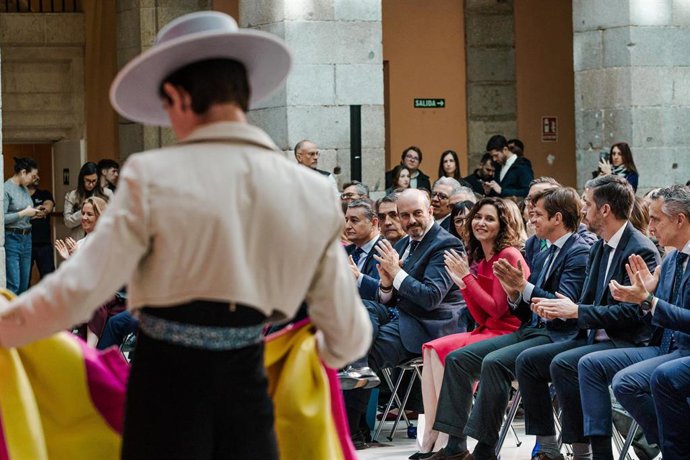 Archivo - (I-D) El consejero de la Presidencia, Interior, Diálogo Social y Simplificación Administrativa de la Junta de Andalucía, Antonio Sanz; el presidente del Senado, Pedro Rollán; la presidenta de la Comunidad de Madrid, Isabel Díaz Ayuso y el torero