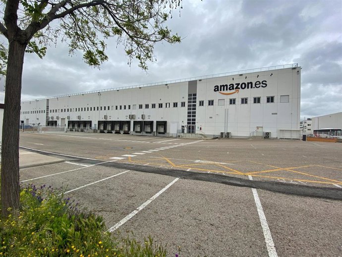 Archivo - Fachada de Amazon 