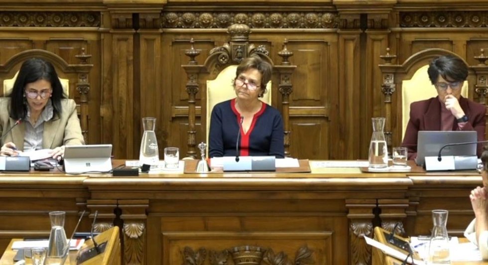 La alcaldesa de Gijón, Carmen Moriyón, preside el Pleno Municipal gijonés.