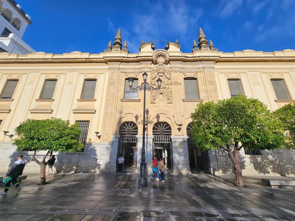 Fachada del edificio de la sede de Correos Área Sur.