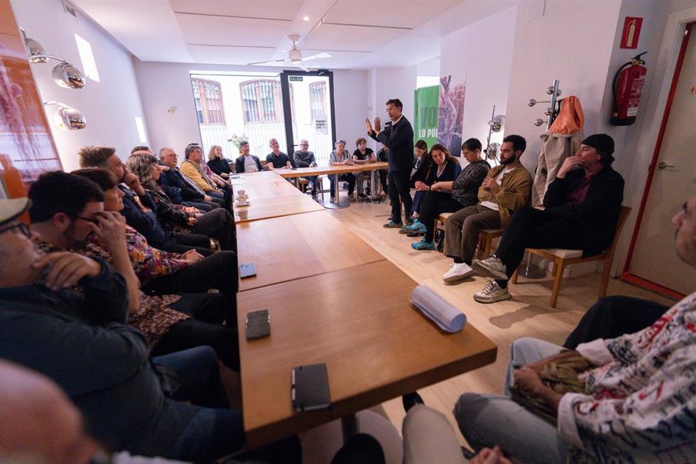 Encuentro del PSOE de Granada con agentes y colectivos de la industria cultural granadina.