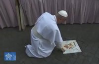 León XIV reza ante el lugar del atentado contra Juan Pablo II