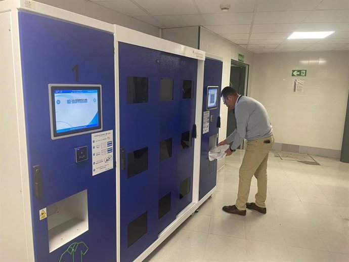 Sistema automatizado de dispensación de pijamas en el Hospital de Antequera