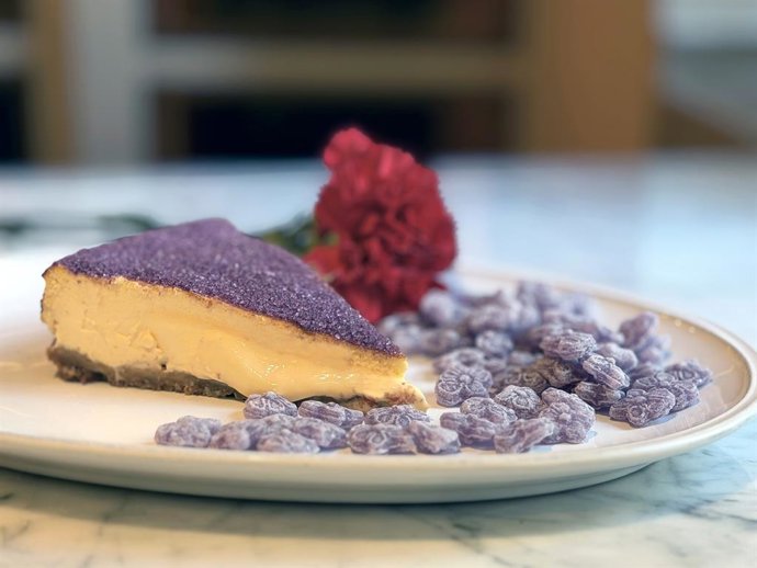 Tarta de Queso con Violetas de El 5 de Tirso