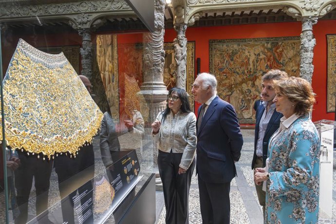 El manto que Fundación Ibercaja ofrece a la Virgen del Pilar puede admirarse en Patio de la Infanta hasta el próximo 25 de mayo.
