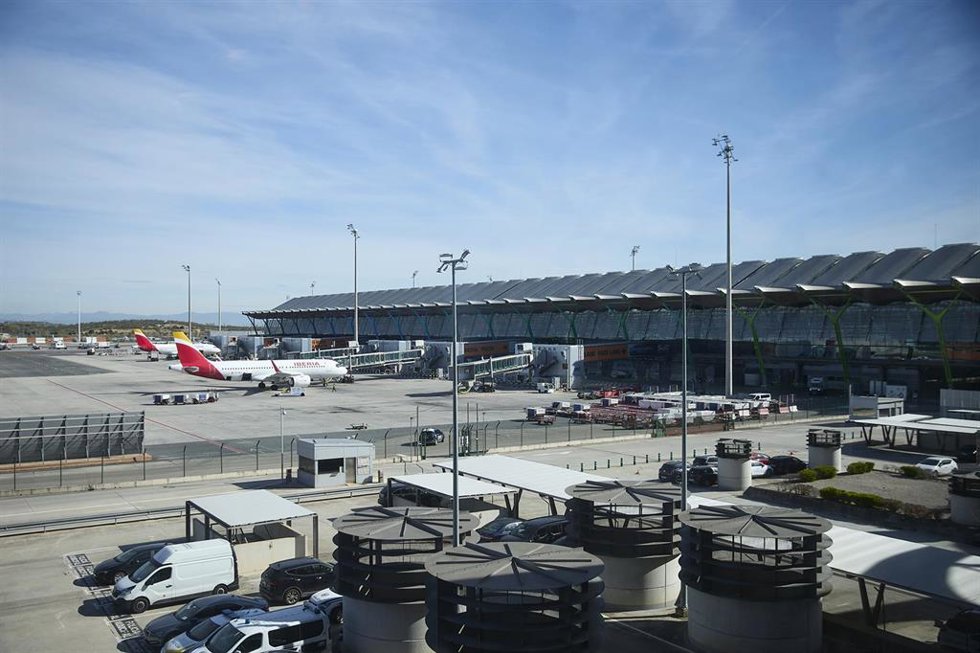 Archivo - Aviones en la Terminal T4 del Aeropuerto Adolfo Suárez Madrid-Barajas, a 30 de marzo de 2026, en Madrid (España). 
