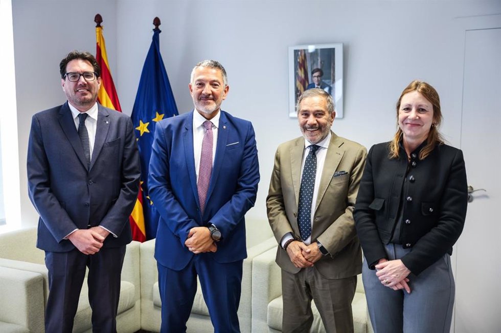 Foto de los asistentes al acuerdo