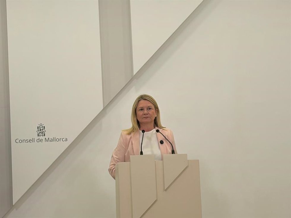 La portavoz del PP en el Consell, Nuria Riera.