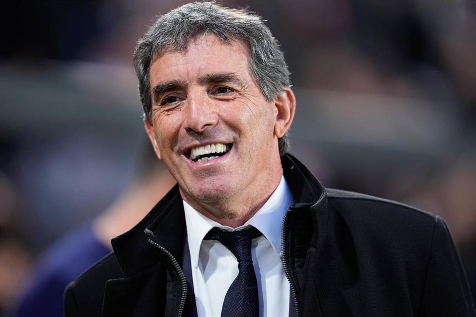 Archivo - El entrenador del Real Oviedo, Guillermo Almada, en una imagen de archivo.
