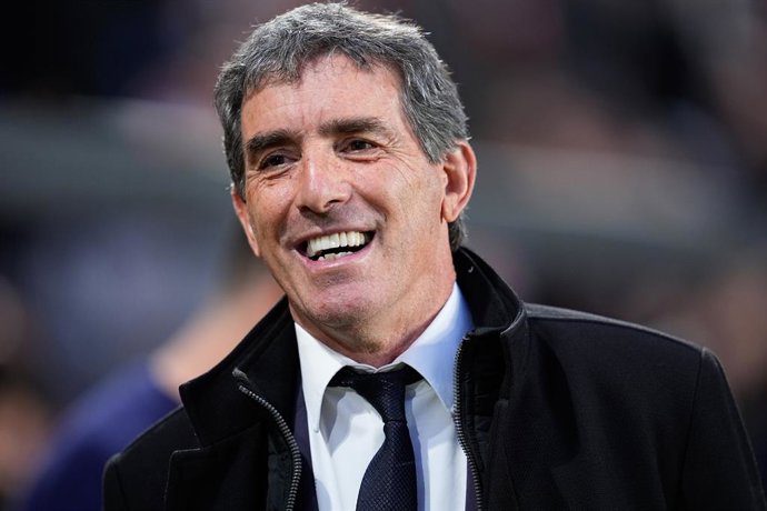 Archivo - Guillermo Almada, head coach of Real Oviedo, looks on during the Spanish League, LaLiga EA Sports, football match played between Rayo Vallecano and Real Oviedo at Estadio de Vallecas on March 4, 2026, in Madrid, Spain.