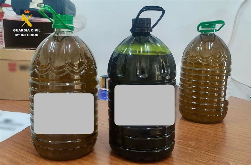 La Guardia Civil investiga una trama de venta fraudulenta de aceite de oliva