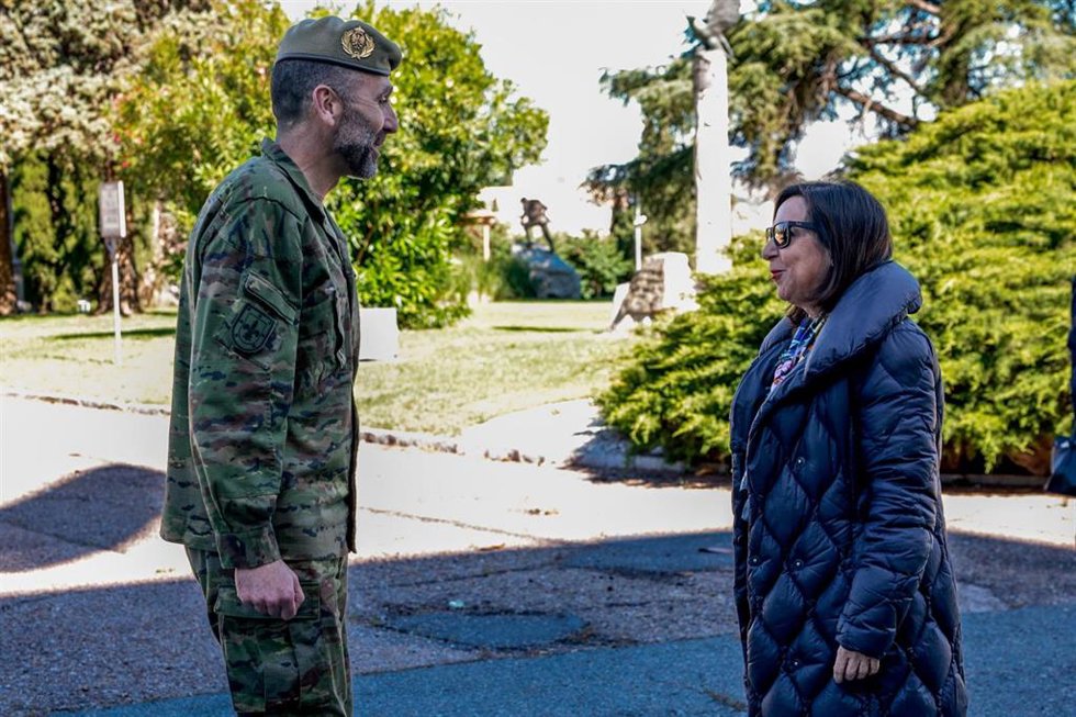 La ministra de Defensa, Margarita Robles, en la Academia de Infantería de Toledo.