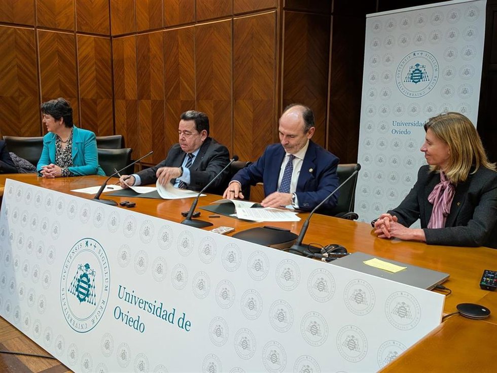 Caja Rural de Asturias y Universidad de Oviedo renuevan su "alianza estratégica" para "seguir caminando juntas".