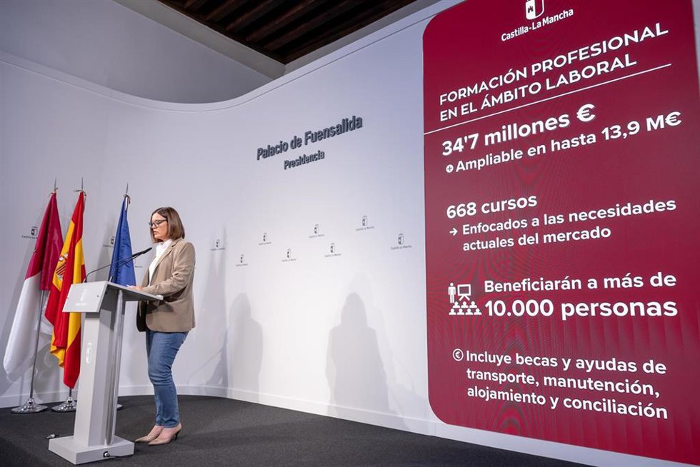 La portavoz del Ejecutivo autonómico, Esther Padilla, en rueda de prensa.
