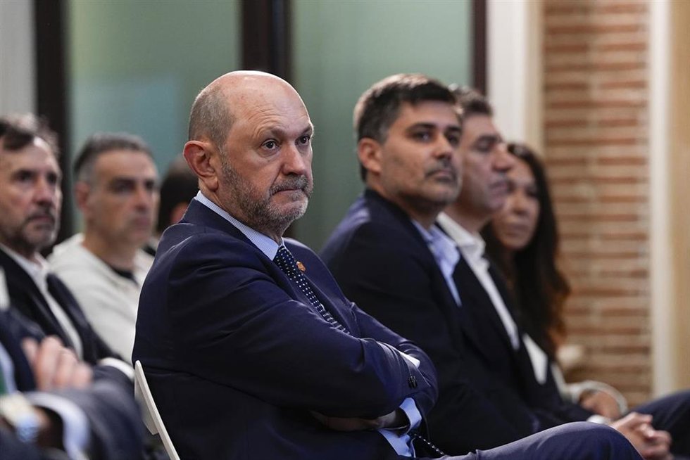 El presidente de la Real Federación Española de Fútbol, Rafael Louzán, durante los Desayunos Deportivos de Europa Press.