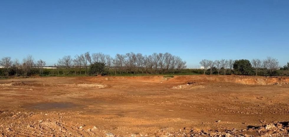 Punto de gestión de escombros de la reconstrucción de la dana en Catarroja