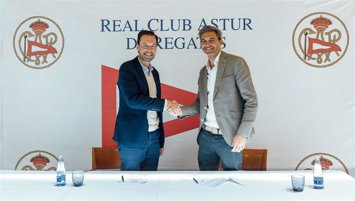 El presidente del RCAR, José María Landa y el gerente de Marina y Pesca de Repsol, Miguel Sierra.