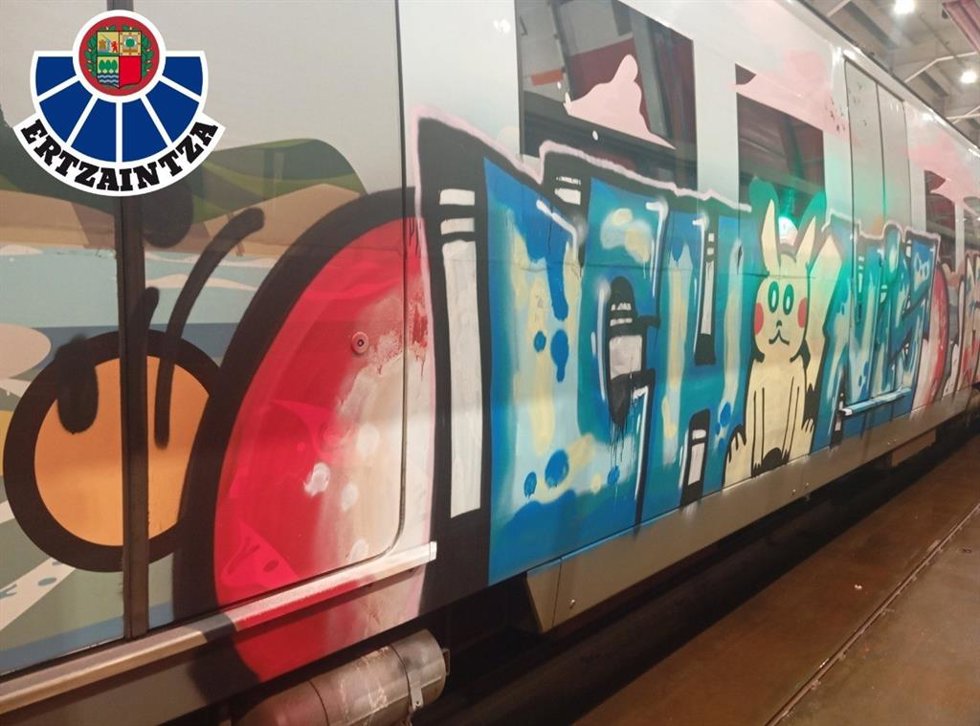 Unidad de tren vandalizada