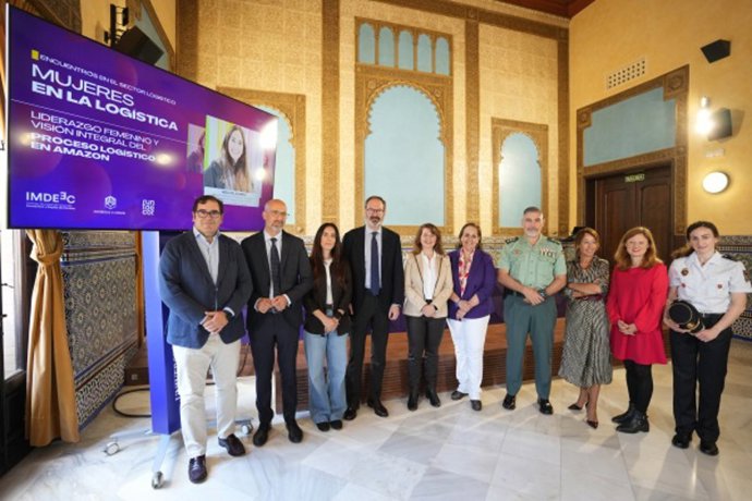 Autoridades durante la inauguración de las jornadas.