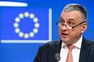 Archivo - El comisario europeo de Asociaciones Internacionales, Jozef Sikela. 
