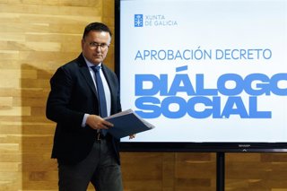 O conselleiro de Emprego, José González, en rolda de prensa