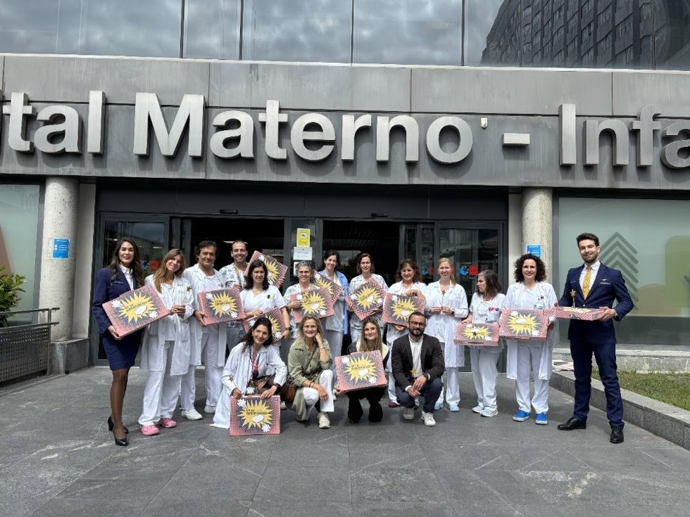 Personal del Hospital Materno-Infantil La Paz, Fundación Pequeño Deseo y Ryanair