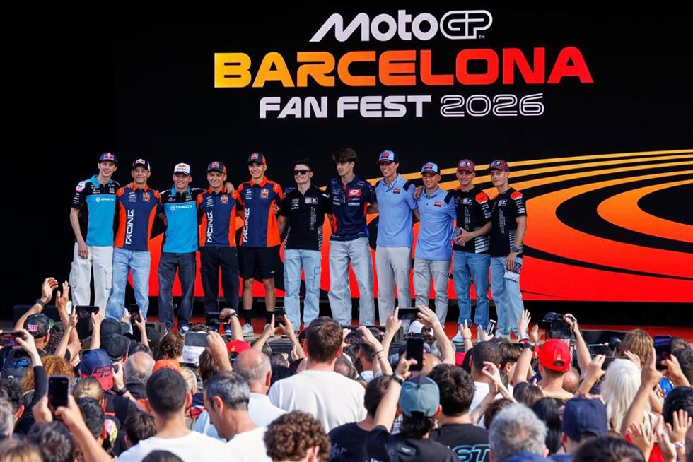 Barcelona vibra con el estreno del MotoGP Fan Fest y la presencia virtual de Marc Márquez