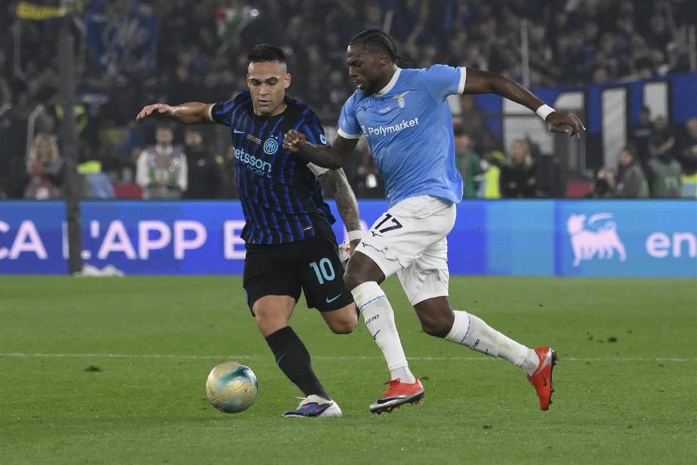 13 May 2026, Italy, Rome: Lazio's Nuno Tavares and Inter Milan's Lautaro Martinez battle for the ball during the Italian Cup Final soccer match between SS Lazio and Inter Milan Olympic Stadium. Photo: Fabrizio Corradetti/LaPresse via ZUMA Press/dpa