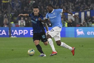 13 May 2026, Italy, Rome: Lazio's Nuno Tavares and Inter Milan's Lautaro Martinez battle for the ball during the Italian Cup Final soccer match between SS Lazio and Inter Milan Olympic Stadium. Photo: Fabrizio Corradetti/LaPresse via ZUMA Press/dpa