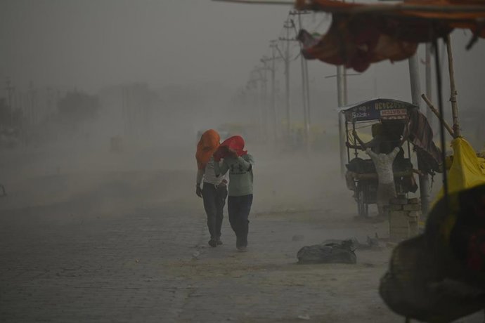 Fuerte tormenta de polvo registrada en el norte de India