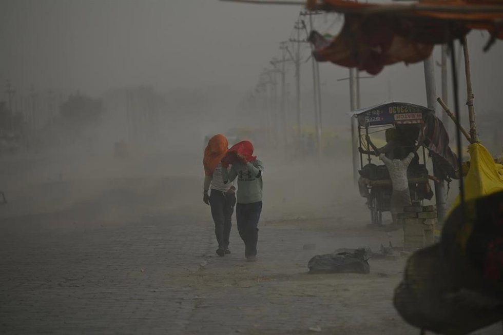 Fuerte tormenta de polvo registrada en el norte de India