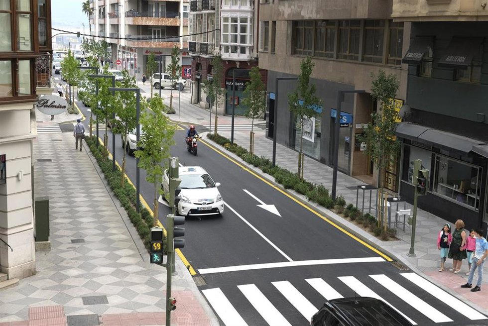 Archivo - Tramo de la calle Isabel II