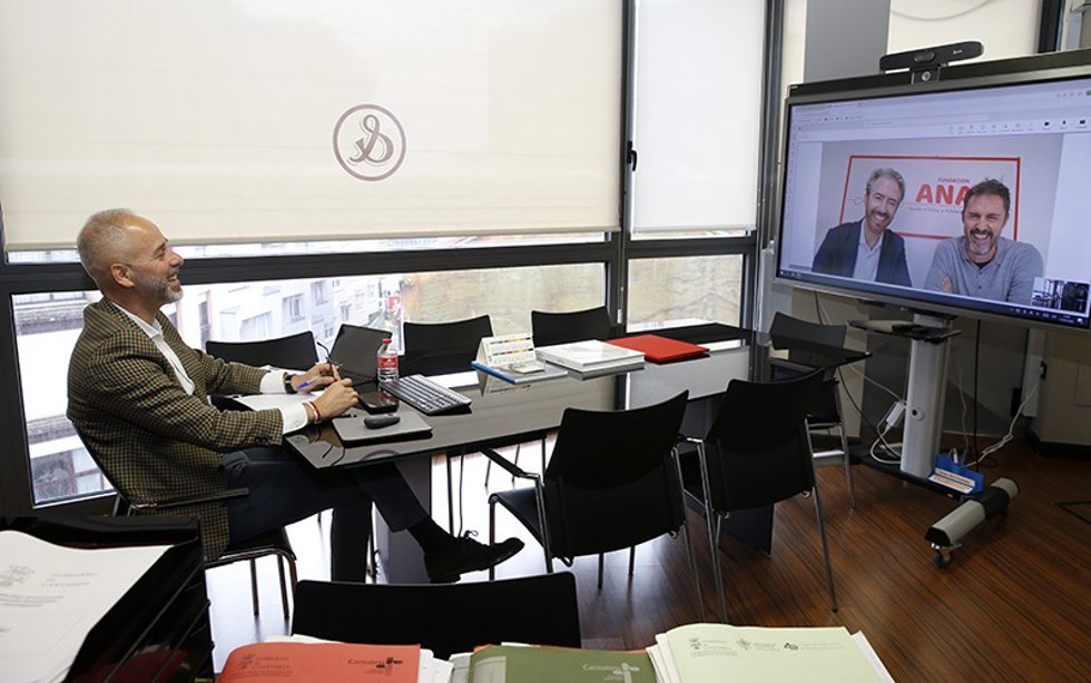 El consejero de Educación, Formación Profesional y Universidades, Sergio Silva, se reúne, telemáticamente, con la Fundación ANAR