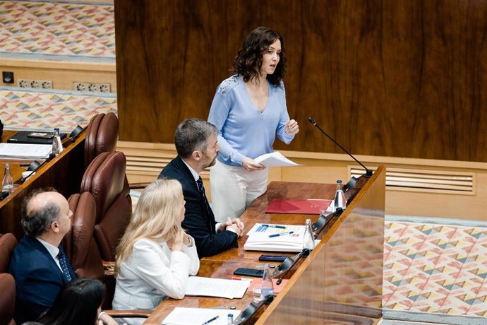 La presidenta de la Comunidad de Madrid, Isabel Díaz Ayuso, interviene durante una sesión plenaria en la Asamblea de Madrid, a 14 de mayo de 2026, en Madrid (España). 