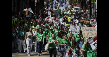 Més de 1.200 membres de direccions subscriuen el manifest per l'educació pública i amaguen amb dimissions en bloc